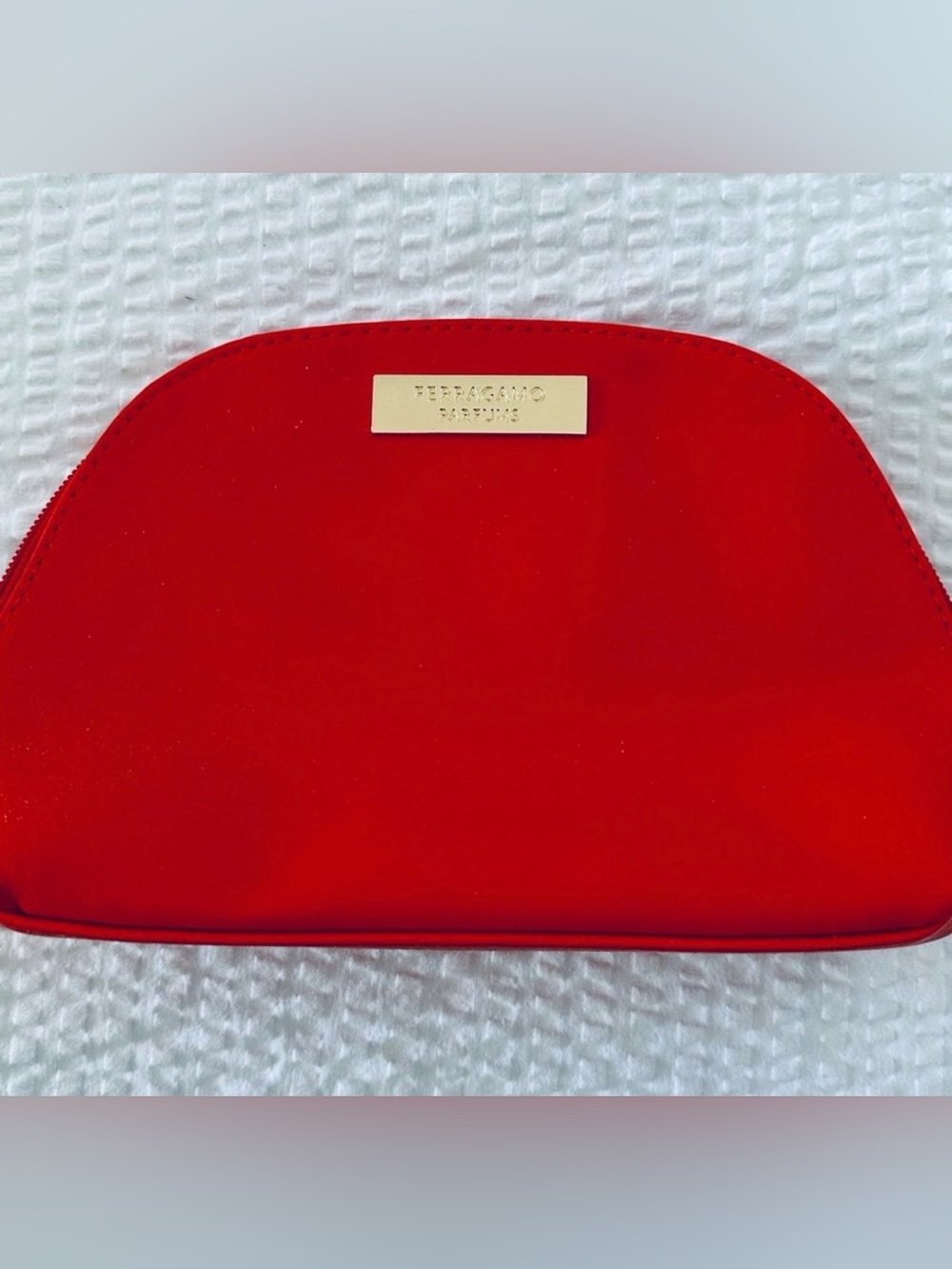 Ferragamo Parfums✨❤️⭐️Striking Red Cosmetic Case